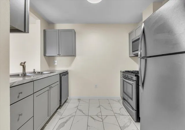 Photo 2 of Sale Pending at 1444 Woodview Dr, Schererville, IN 46375 | MLS# 834784 | Listing updated on 2026-10-01