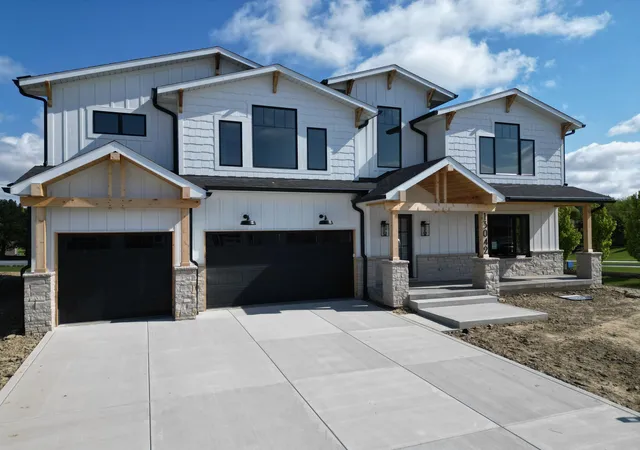 1st image of 13042 Spirea Ave, Saint John, IN 46373 | MLS# 834889