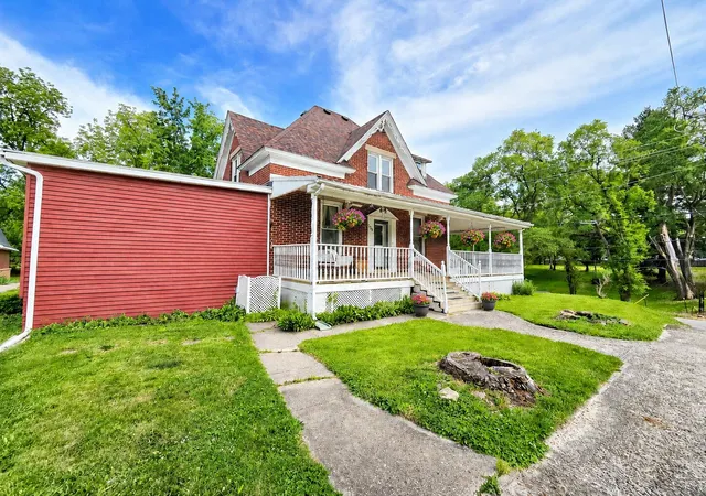Homes for sale in Lowell, IN | 1201 Lincoln St, Lowell, IN 46356 | MLS# 835072