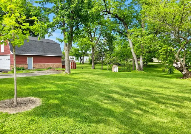 Photo 3 of Single family home for sale at 1201 Lincoln St, Lowell, IN 46356 | MLS# 835072 | Listing updated on 2026-08-29
