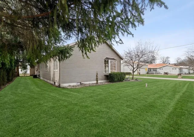 Photo 4 of Single family home for sale at 4100 East Dr, Knox, IN 46534 | MLS# 835264 | Listing updated on 2026-09-26