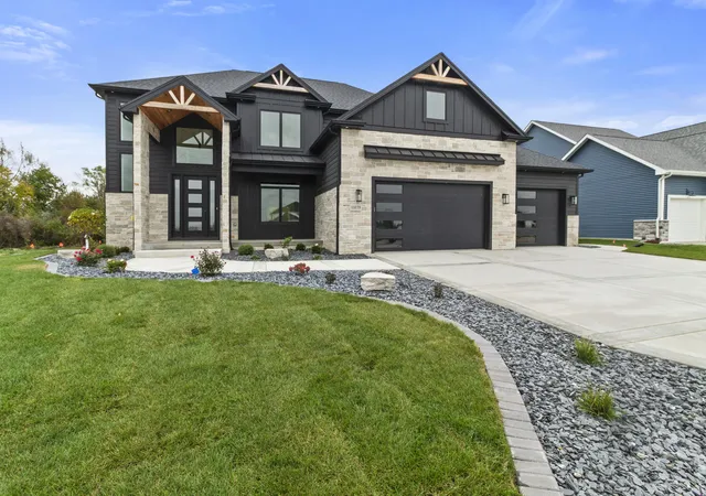 Photo 1 of Single family home for sale at 11039 Macedon St, Crown Point, IN 46307 | MLS# 835338 | Listing updated on 2026-10-18