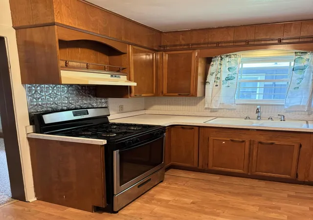 5th image of 805 Main St, Hobart, IN 46342 | MLS# 841550