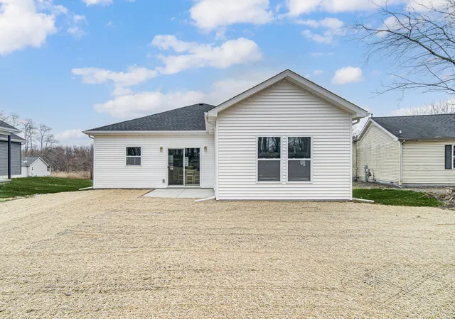 Homes for sale in Lake Station, IN | 3941 Riverdale Ave, Lake Station, IN 46405 | MLS# 836206