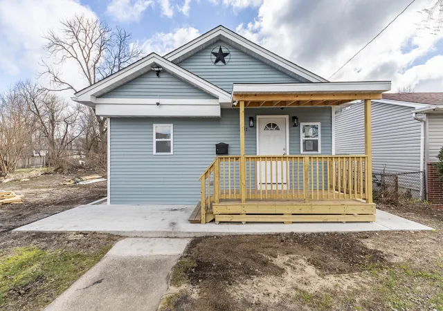2nd image of 1047 Arizona St, Gary, IN 46403 | MLS# 836133