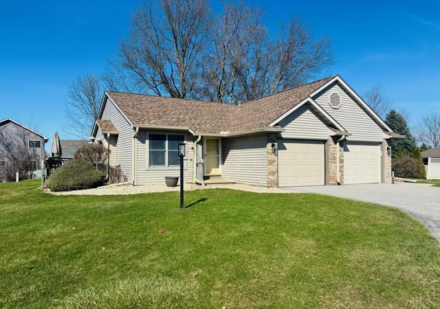 Photo 1 of Sale Pending at 3612 Creekside Dr, Valparaiso, IN 46383 | MLS# 836191 | Listing updated on 2026-09-15