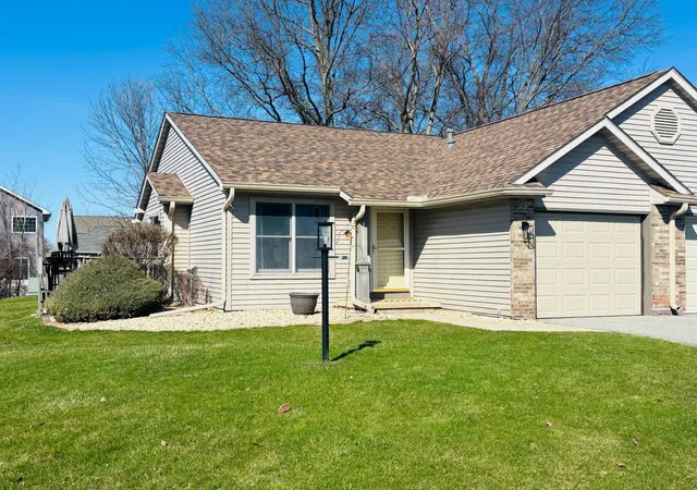 Photo 2 of Sale Pending at 3612 Creekside Dr, Valparaiso, IN 46383 | MLS# 836191 | Listing updated on 2026-09-15