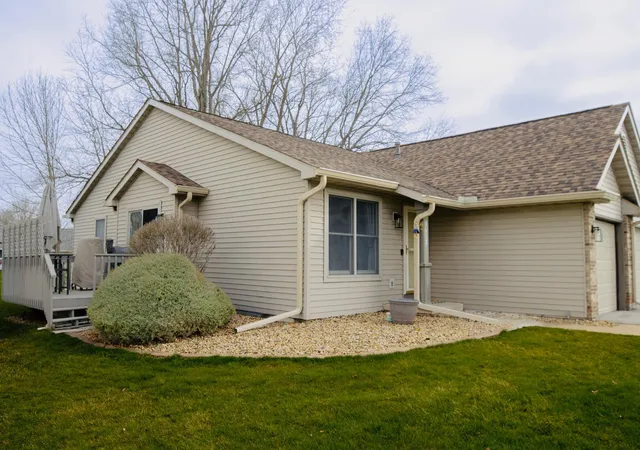 Photo 3 of Sale Pending at 3612 Creekside Dr, Valparaiso, IN 46383 | MLS# 836191 | Listing updated on 2026-09-15