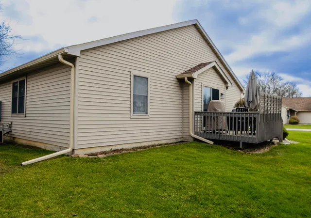 Photo 4 of Sale Pending at 3612 Creekside Dr, Valparaiso, IN 46383 | MLS# 836191 | Listing updated on 2026-09-15