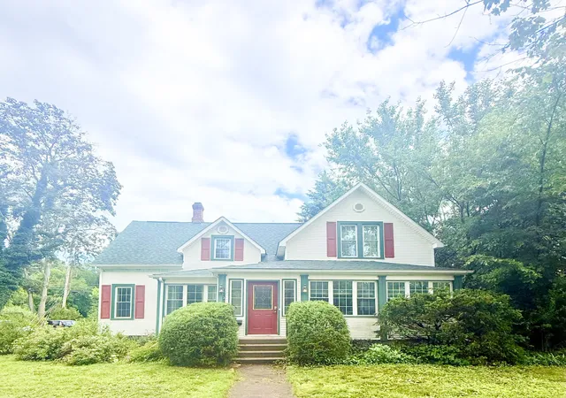 1st image of 303 E Porter Ave, Chesterton, IN 46304 | MLS# 837425