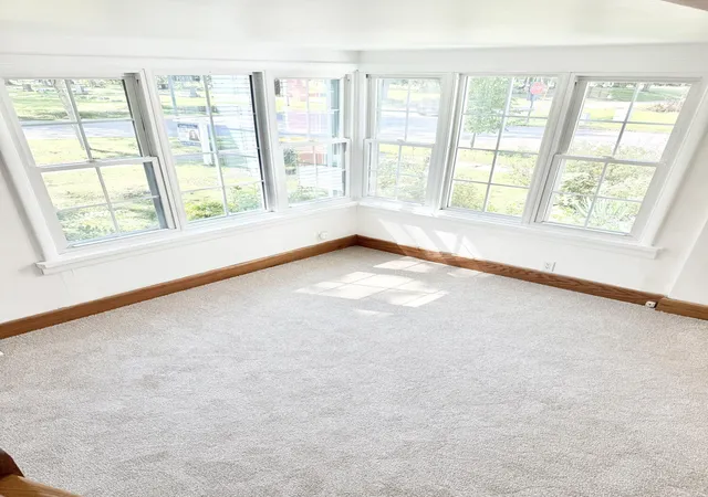 Photo 3 of Single family home for sale at 303 E Porter Ave, Chesterton, IN 46304 | MLS# 837425 | Listing updated on 2026-10-04