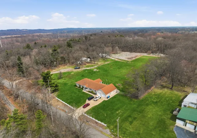 5th image of 1251 N Mineral Springs Rd, Chesterton, IN 46304 | MLS# 836158