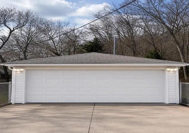 10th image of 8201 Hickory Ave, Gary, IN 46403 | MLS# 838051