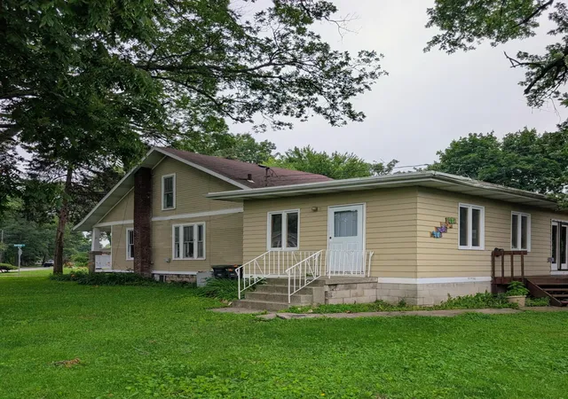 2nd image of 724 Garfield St, Hobart, IN 46342 | MLS# 842190