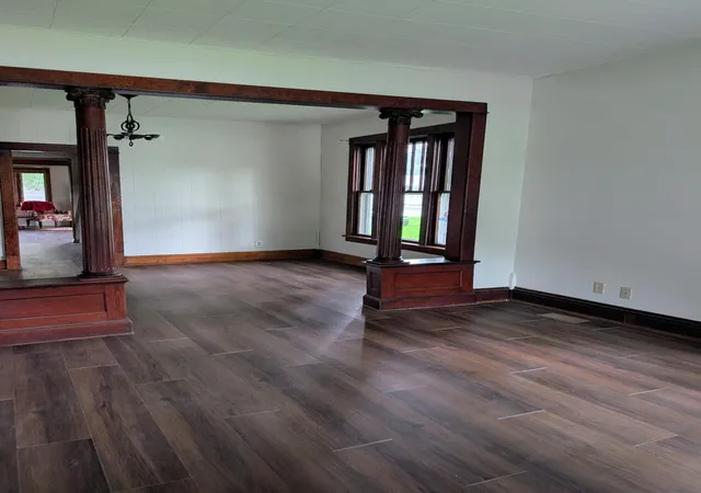 3rd image of 724 Garfield St, Hobart, IN 46342 | MLS# 842190