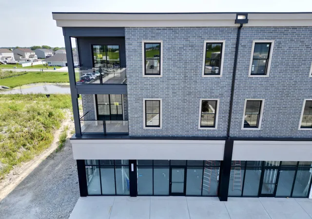 2nd image of 10261 Calumet Ave #203, Dyer, IN 46311 | MLS# 836495