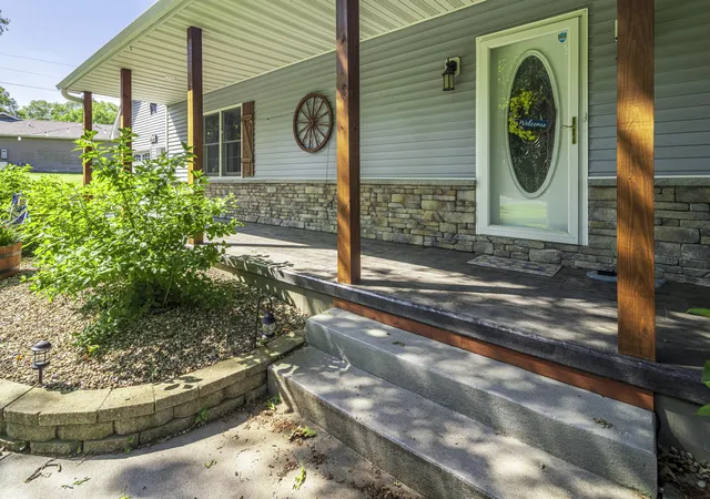 2nd image of 9754 N Charter Rd, De Motte, IN 46310 | MLS# 836571