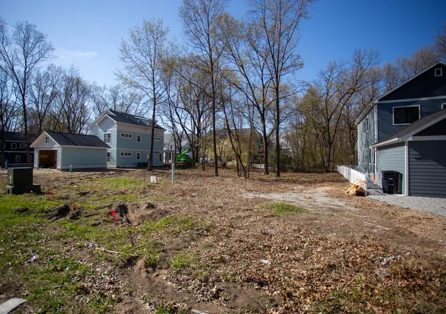 2nd image of 822 Washington Park Blvd, Michigan City, IN 46360 | MLS# 837938