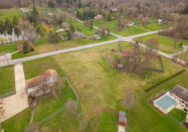 4th image of 706 Meridian Rd, Valparaiso, IN 46385 | MLS# 836608