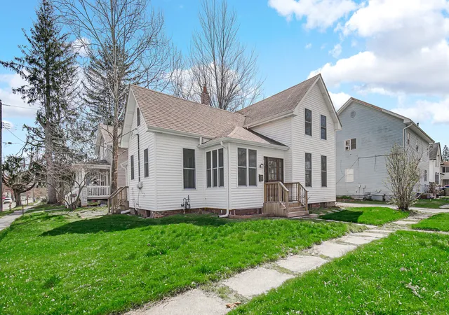 Photo 1 of Single family home for sale at 701 Ridge St, La Porte, IN 46350 | MLS# 836831 | Listing updated on 2026-09-08