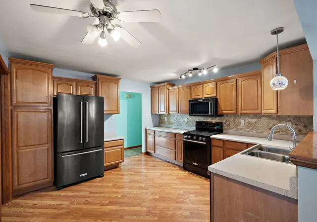 Photo 3 of Single family home for sale at 9542 Roosevelt Pl, Crown Point, IN 46307 | MLS# 836682 | Listing updated on 2026-09-20