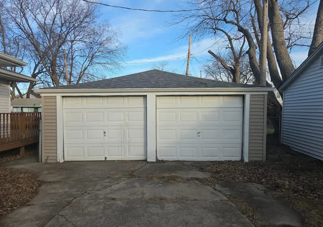 Photo 3 of Sale Pending at 7 Beverly Blvd, Hobart, IN 46342 | MLS# 836695 | Listing updated on 2026-07-17
