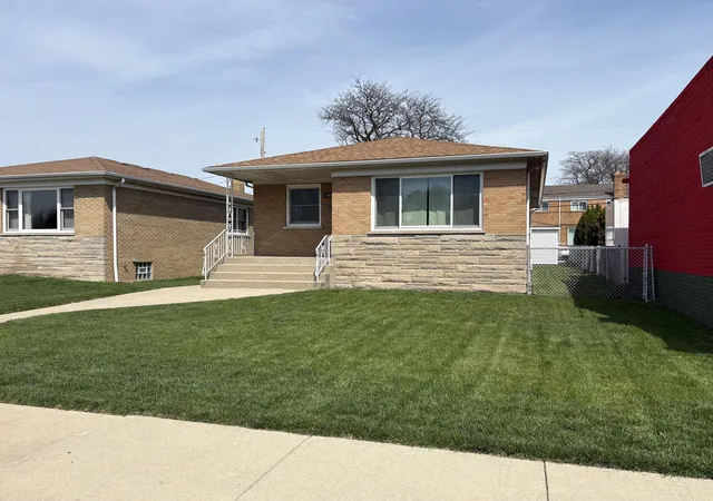 Homes for sale in Hammond, IN | 1915 169th St, Hammond, IN 46324 | MLS# 836720
