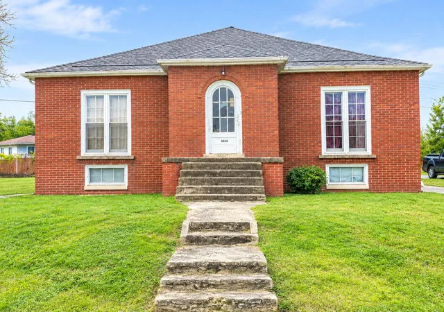 Single family home for sale at 5628 Washington St, Merrillville, IN 46410 | MLS# 847017