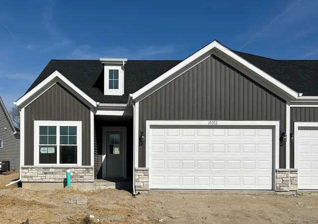 Homes for sale in Crown Point, IN | 10373 Iowa St, Crown Point, IN 46307 | MLS# 836817