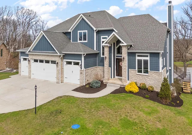 2nd image of 359 W Sandhurst Dr, Valparaiso, IN 46385 | MLS# 836878