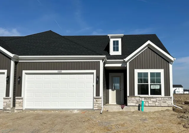 Homes for sale in Crown Point, IN | 10375 Iowa St, Crown Point, IN 46307 | MLS# 836815