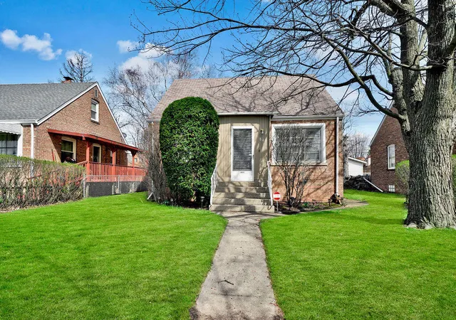 2nd image of 843 173rd St, Hammond, IN 46324 | MLS# 837232
