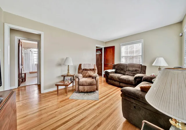 5th image of 843 173Rd St, Hammond, IN 46324 | MLS# 837232