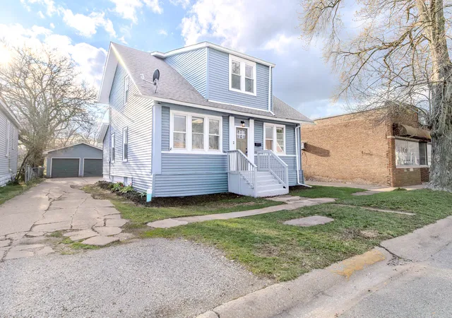 Homes for sale in Lake Station, IN | 2812 Dekalb St, Lake Station, IN 46405 | MLS# 836816