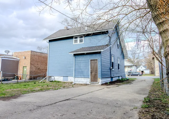 Homes for sale in Lake Station, IN | 2812 Dekalb St, Lake Station, IN 46405 | MLS# 836816