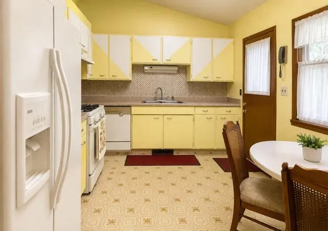 3rd image of 8210 Lakewood Ave, Gary, IN 46403 | MLS# 836829