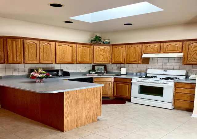 4th image of 1649 Redbud Dr, Hobart, IN 46342 | MLS# 836912