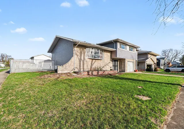 28th image of 551 N Union Pl, Gary, IN 46403 | MLS# 837131