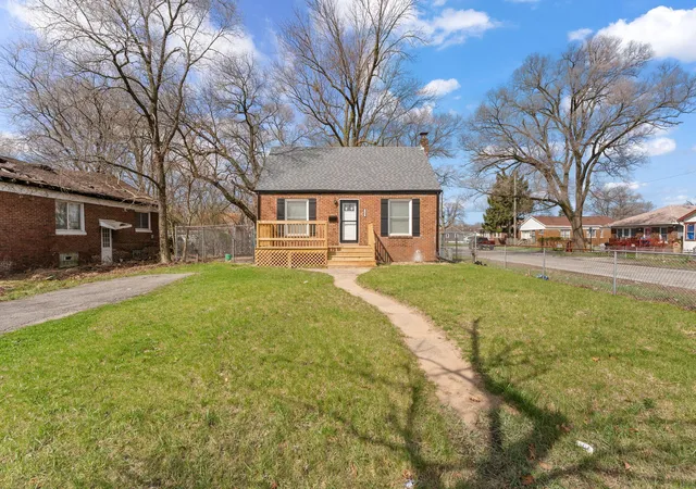 3rd image of 700 Ralston St, Gary, IN 46406 | MLS# 837026
