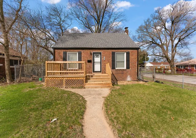 1st image of 700 Ralston St, Gary, IN 46406 | MLS# 837026