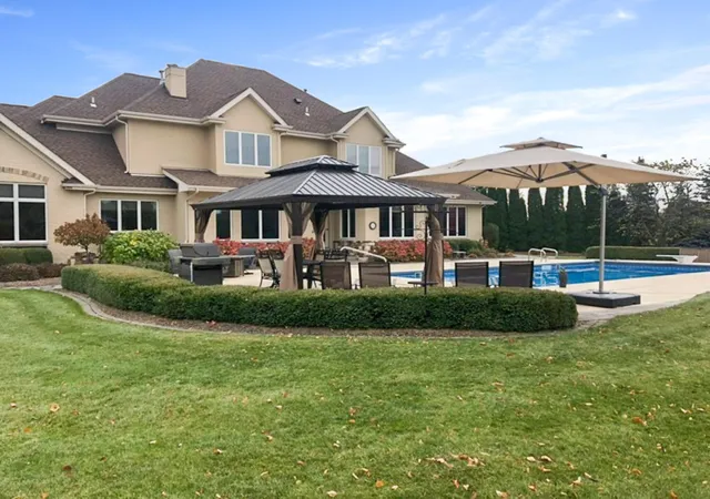 Photo 3 of Single family home for sale at 1667 Chalone Ct, Crown Point, IN 46307 | MLS# 837186 | Listing updated on 2026-09-21