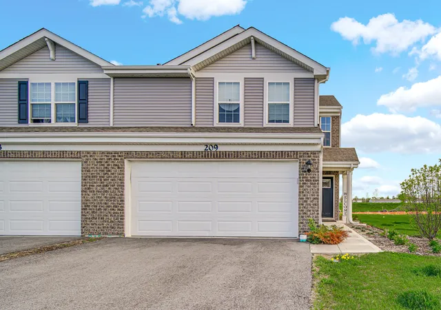 2nd image of 209 Aviana Ave, Hobart, IN 46342 | MLS# 837168
