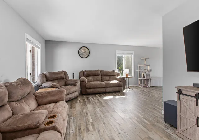 2nd image of 176 S 200 W, Valparaiso, IN 46385 | MLS# 837319