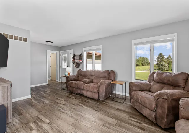 3rd image of 176 S 200 W, Valparaiso, IN 46385 | MLS# 837319