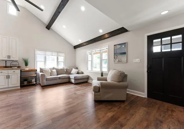 5th image of 355 S Howard St, Gary, IN 46403 | MLS# 837557