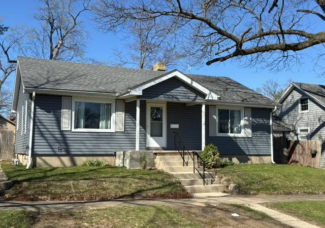 Photo 1 of Single family home for sale at 724 Dupage St, Michigan City, IN 46360 | MLS# 837343 | Listing updated on 2026-09-16