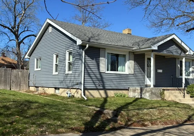 Photo 2 of Single family home for sale at 724 Dupage St, Michigan City, IN 46360 | MLS# 837343 | Listing updated on 2026-09-16