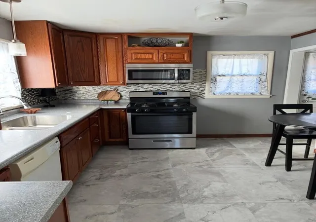 Photo 3 of Single family home for sale at 724 Dupage St, Michigan City, IN 46360 | MLS# 837343 | Listing updated on 2026-09-16