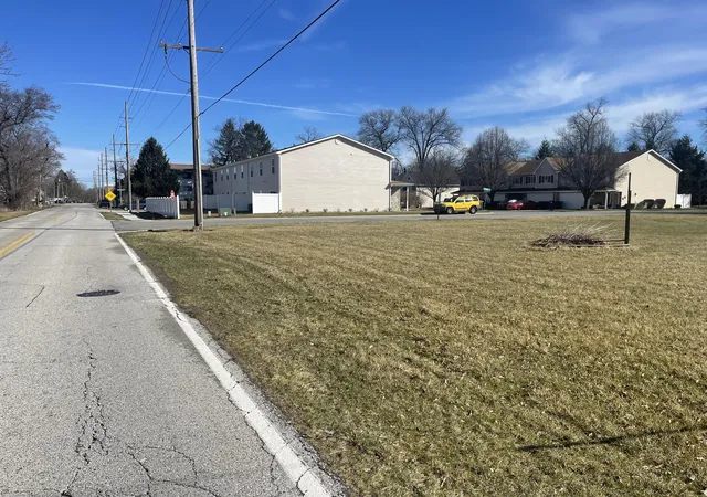 2nd image of 900 S Lake Park Ave, Hobart, IN 46342 | MLS# 837376