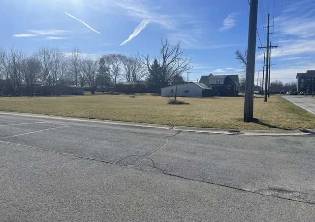 4th image of 900 S Lake Park Ave, Hobart, IN 46342 | MLS# 837376
